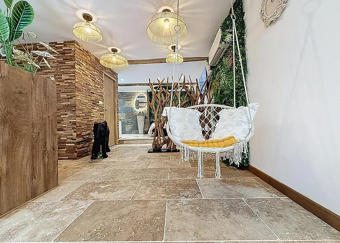 Apartment Balinaise Auriac-sur-Vendinelle